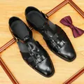 Hochwertige schwarze Leder-Sandalen mit gewebtem Lochdesign und goldener Schnalle - Schwarz