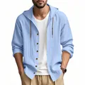 Detail eines hellblauen Kapuzenhemds aus Baumwolle und Leinen für Herren mit Kordelzug. - 2XL / Oberteile / Hellblau