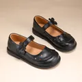 Klassische Mädchen Halbschuhe aus schwarzem Leder mit Stern-Lochmuster und Blumen-Detail - 26 / Schwarz