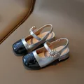 Elegant silver and black girls' princess sandals featuring pearl buckle and shiny leather - EU 27 / Silver
