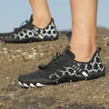 Scarpe da scoglio nere traspiranti con motivo a nido d'ape bianco e suola antiscivolo - 35 / Bianco e nero