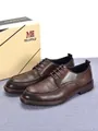 Zapatos derby de cuero marrón para hombre hechos a mano estilo británico con cordones - Café