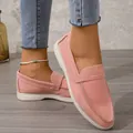 Elegante rosafarbene Slipper aus Wildleder für Damen mit bequemer, flacher Gummisohle - Rosa