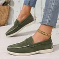 Lässige Damen-Slipper aus grünem Wildleder mit weicher Sohle und bequemer Passform. - Grün