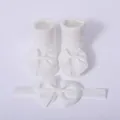 Vista detallada de calcetines blancos para bebé con lazos y diadema elástica - S / 0-6 Meses (Longitud Suela 8cm) / Blanco