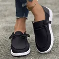 Mocassini casual in velluto a coste nero da donna con suola piatta bianca e lacci - Nero