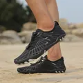 Scarpe da scoglio nere a piedi nudi per spiaggia e trekking - 36 / Nero (A561)