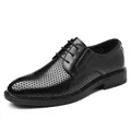 Elegantes zapatos de vestir negros para hombre con perforaciones de estilo brogue. - Negro (Calado)