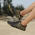 Scarpe da scoglio a cinque dita nero e oro leggere per la spiaggia e l'outdoor - 36 / A561 Nero Oro (Nuovo)