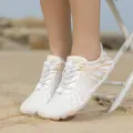 Scarpe da scoglio traspiranti bianche e marroni per spiaggia, nuoto e fitness - 36 / A561 Bianco Oro
