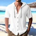 Gedetailleerd overzicht van het witte katoenen linnen shirt met korte mouwen, capuchon en knopen - S / Tops / Wit