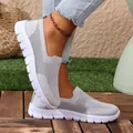 Scarpe casual in rete grigia per donna con tomaia traspirante e comoda suola bianca - Grigio