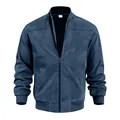Detailansicht einer dunkelblauen Wildleder-Herrenbomberjacke mit silbernem Reißverschluss - S / Oberteile / Marineblau