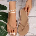 Infradito estivi da donna con cinturini intrecciati e suola antiscivolo in TPR - 36 / Marrone scuro