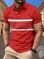 Nahaufnahme eines roten Herren-Poloshirts mit weißen Streifen in einer Straße. - Rot