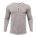 Vista dettagliata della maglia Henley da uomo a righe in tessuto piqué con taschino - Albicocca