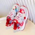 Baskets à fleurs élégantes pour filles avec détails rouges et semelles blanches - 21 / Rouge