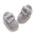 Weiche graue Baby-Stiefel aus Korallenvlies mit warmem Futter für winterlichen Komfort. - Grau