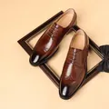 Zapatos Oxford brogue clásicos de cuero marrón para hombre en elegante estilo formal de negocios - 38 / Marrón 5101-3