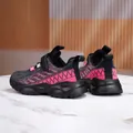 Breathable kids sneakers with pink and black knit mesh and zig-zag pattern details - Black/Rose Red