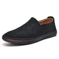 Detailansicht der schwarzen handgefertigten Leder-Loafer mit gewebtem Lochmuster - 38 / Schwarz