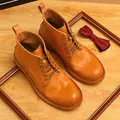 Klassische Herren-Arbeitsstiefel aus Leder in Hellbraun mit Goodyear-Welt-Sohle - Orangegelb