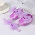 Primer plano de zapatos de princesa morados para bebé con diadema de lazo a juego - 11 (10,5cm) / Purple (Polka Dot Bow)
