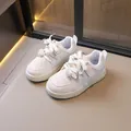 Stylish white sneakers for girls with heart-shaped pearl charms for the school season - Size 26 (Inner Length 16cm) / Off White