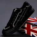 Stylische schwarze Herren-Canvas-Sneaker mit weißen Nähten, koreanische atmungsaktive Freizeitschuhe. - 38 / Ganz Schwarz