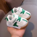 Zapatos de caminar para niños pequeños de malla transpirable con suelas de goma verde. - Talla 16 (11CM Interior) / Verde