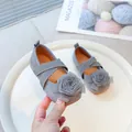 Elegantes bailarinas grises para niños con una gran flor de tela y correas elásticas - Gris