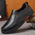 Mocassini da uomo in vera pelle nera, scarpe casual con suola morbida e comoda - Nero