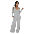 Modisches graues geripptes Zweiteiler-Set mit Tank-Jumpsuit und Langarm-Shrug - Hellgrau