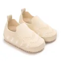 Detaillierte Ansicht der atmungsaktiven cremefarbenen Mesh-Strick-Lauflernschuhe für Babys - Aprikose