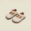 Close-up of cream colored toddler girl Mary Jane shoes with lace and floral embroidery - Inner Length 12cm / Lace Embroidered Princess Walker Shoes (13MBX9072) / Beige