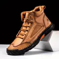 Modische Herren-Stiefeletten aus PU-Leder mit handgenähten Details und praktischer Schnürung - 39 / Gelbbraun