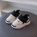 Baskets lumineuses LED pour enfants en noir et blanc avec fermeture velcro tendance - Noir