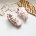 Rosa geblümte leichte Sneaker für Kleinkinder mit süßer Schleife und Klettverschluss - Größe 15.0 (Ca. 15cm Innenlänge) / Rosa Blumig (conoco19259)