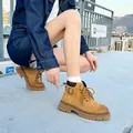Bottines Martens classiques en cuir véritable couleur blé avec semelle plateforme - 35 / Style Doublure Unique (72712) / Jaune