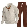 Gros plan d'un ensemble en velours côtelé pour homme avec chemise Henley et pantalon - S / Haut Et Bas / Abricot avec Rouge Brique