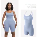 Lichtblauwe naadloze shapewear bodysuit voor dames voor buikcontrole en billift. - S / Dresses / Lichtblauw