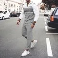 Herren-Freizeitanzug mit Waffelstruktur, gestreiftem Kapuzenpullover und langer Hose - Grau & Weiß Block (Graue Hose)