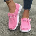 Vue détaillée de mocassins roses en velours côtelé pour femmes avec semelles plates - 36 / Chaussures décontractées / Rose