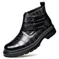 Klassische schwarze Herren-Lederstiefel mit Prägung und stilvollen Doppelschnallen - 38 / Schwarz (Ungefüttert)