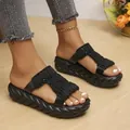 Sandales à plateforme noires élégantes avec bride en maille tissée et bout ouvert - 35 / Chaussons Noirs