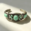 Bracciale rigido vintage in lega turchese per donna con finitura in argento antico - Stile Vintage Multipietra (1)