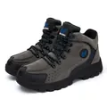 Robuste graue Outdoor-Wanderschuhe mit griffiger schwarzer Profilsohle und blauen Schnürsenkeln - 39 / Grau und Königsblau / Grau