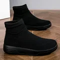 Schwarze, atmungsaktive Flyweave-Sneaker für Damen und Herren mit dicker Gummisohle - Ganz Schwarz