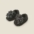 Warme schwarze flauschige Winter-Innenschuhe für Kleinkinder mit großer eleganter Satinschleife - Innenlänge 12.0cm / Satin-Schleifen-Stil (M22MBX2603) / Schwarz