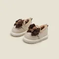 Beigefarbene Lauflernschuhe für Kleinkinder mit brauner Schleife und süßem Bär. - Innenlänge 12.0cm / Beige
